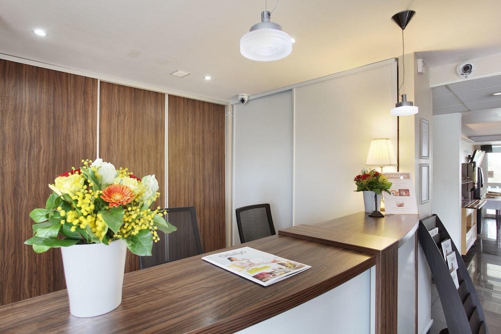 Appart Hotel Odalys City Aix En Provence Le Clos De La Chartreuse Aix-en-Provence Ngoại thất bức ảnh