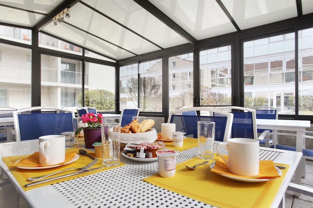 Appart Hotel Odalys City Aix En Provence Le Clos De La Chartreuse Aix-en-Provence Ngoại thất bức ảnh