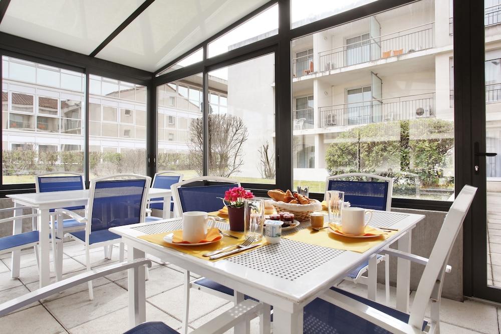 Odalys City Aix En Provence Le Clos De La Chartreuse Aparthotel Aix-en-Provence Ngoại thất bức ảnh