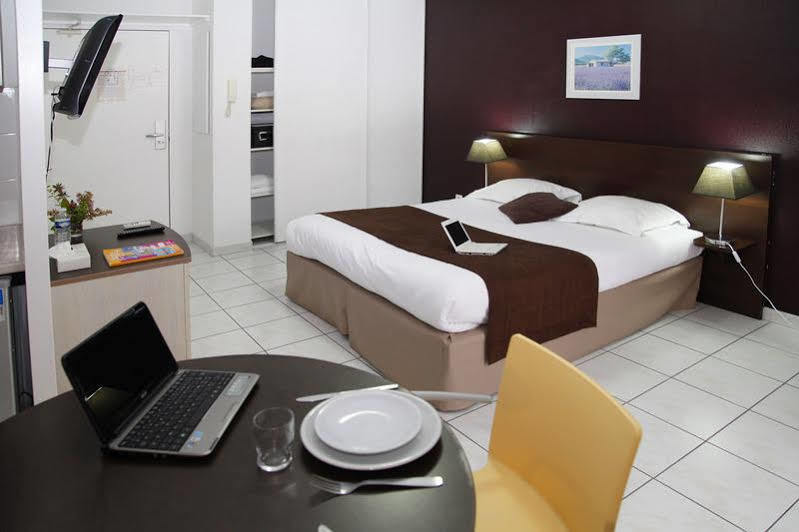 Odalys City Aix En Provence Le Clos De La Chartreuse Aparthotel Aix-en-Provence Ngoại thất bức ảnh