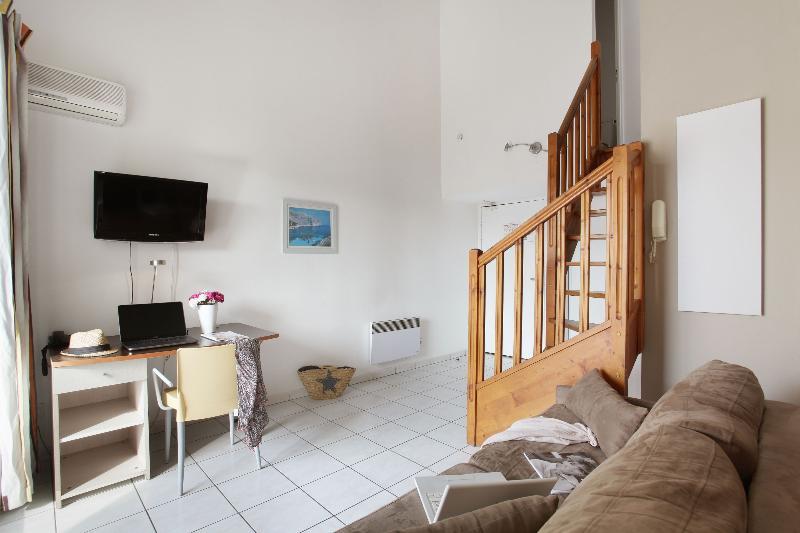 Appart Hotel Odalys City Aix En Provence Le Clos De La Chartreuse Aix-en-Provence Ngoại thất bức ảnh